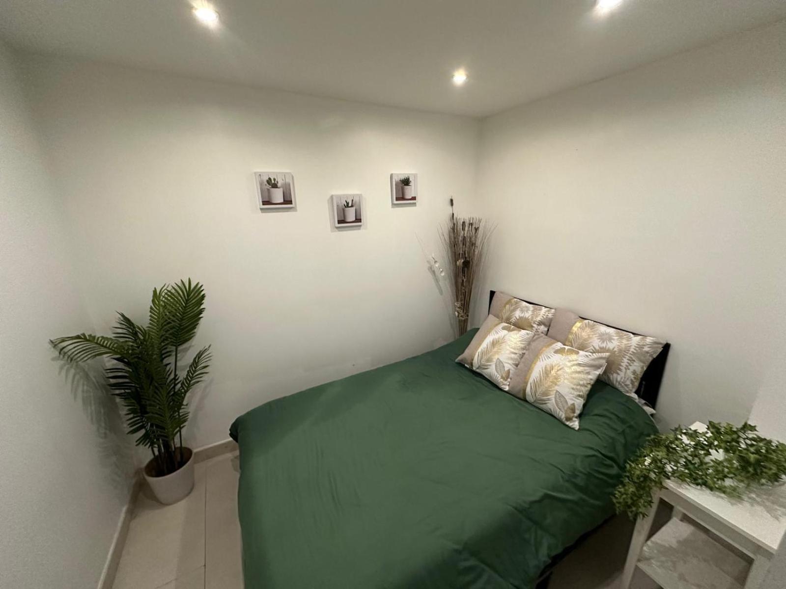 Les Champs Elysees-125M2 Modern And Spacious Parijs Buitenkant foto
