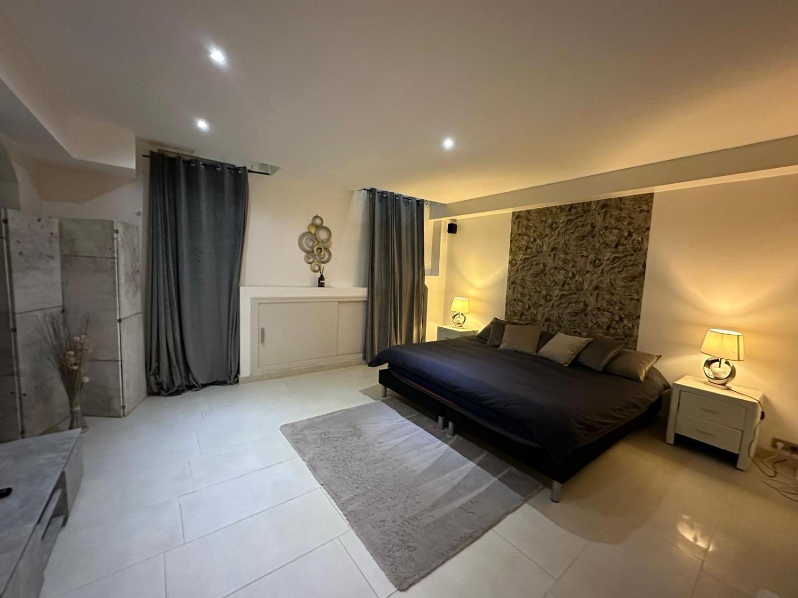Les Champs Elysees-125M2 Modern And Spacious Parijs Buitenkant foto