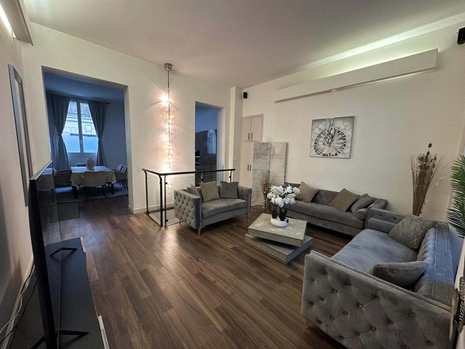 Les Champs Elysees-125M2 Modern And Spacious Parijs Buitenkant foto