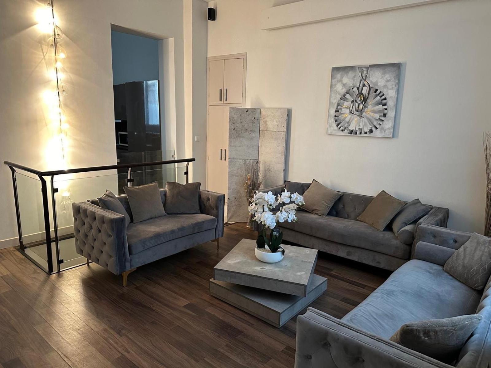 Les Champs Elysees-125M2 Modern And Spacious Parijs Buitenkant foto